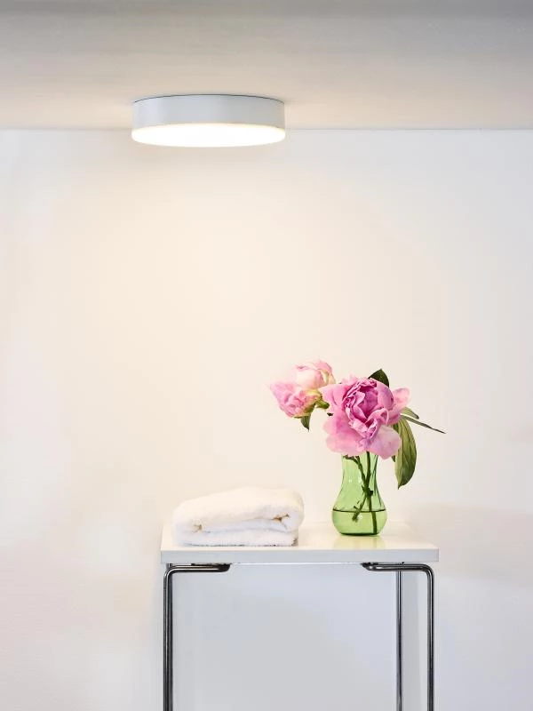 Lucide CERES-LED - Plafonnier Salle de bains - Ø 21,5 cm - LED Dim. - 1x30W 3000K - IP44 - Blanc - ambiance 1
